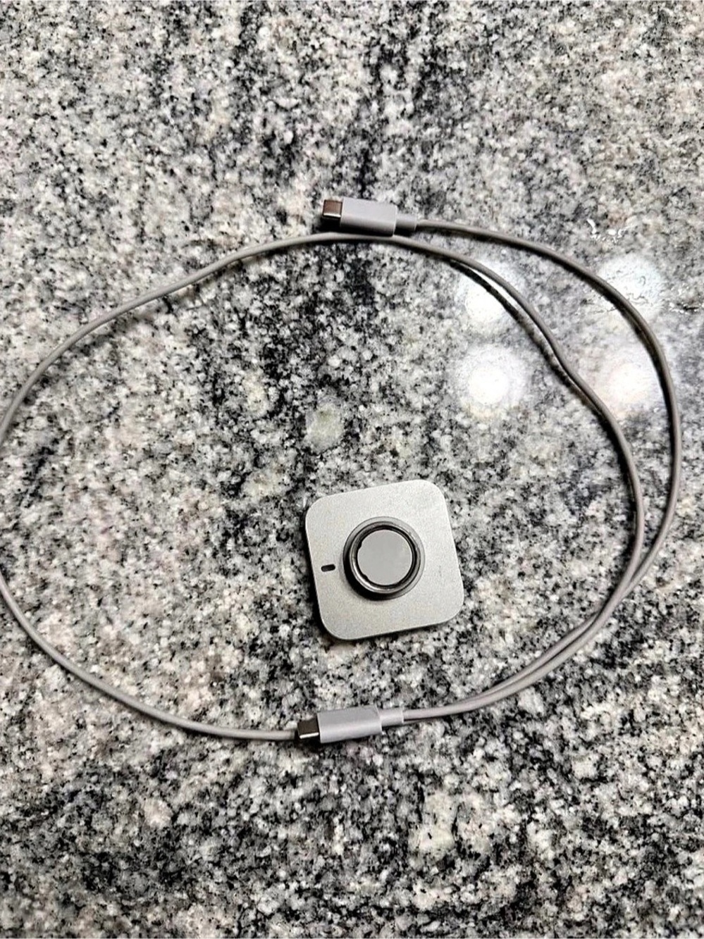 Oura Ring 4 with Charger, Silver